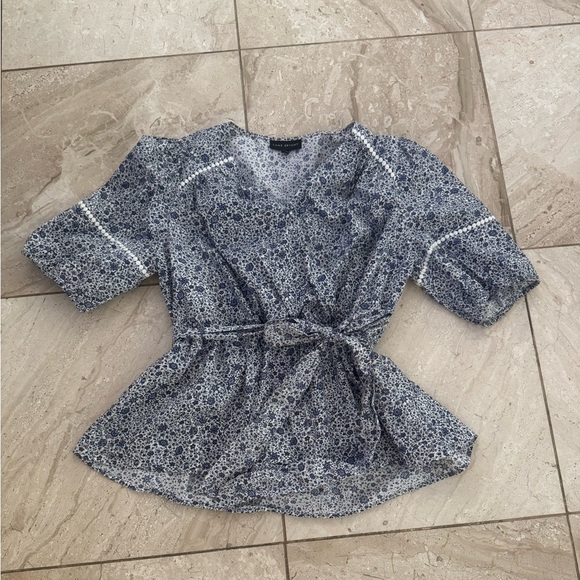 Lane Bryant Floral Blue Women's wrap around top with tie size 18 - Picture 1 of 3